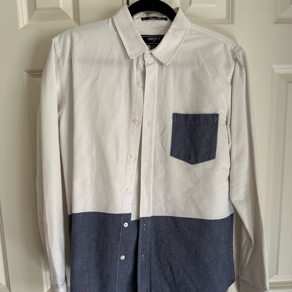 Forever 21 mens cotton button down dress shirt. Sz M